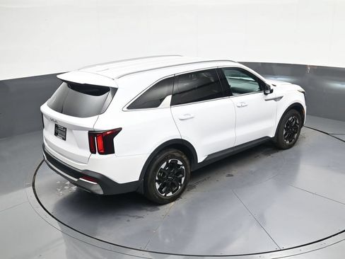 Used 2024 Kia Sorento S FWD image 33