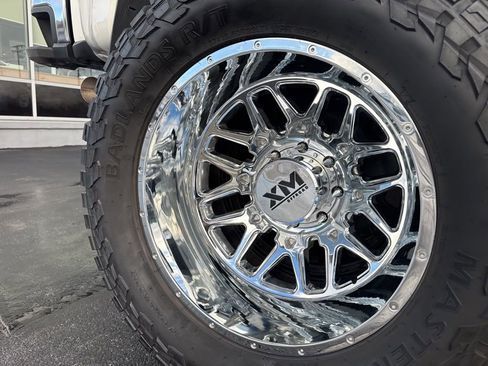 Used 2024 Ford F350 Lariat w/ Lariat Ultimate Package image 9