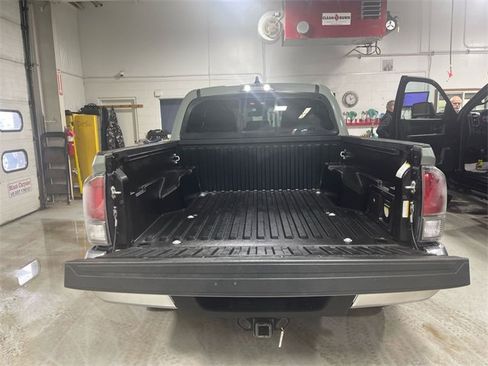 Used 2023 Toyota Tacoma TRD Off-Road image 22