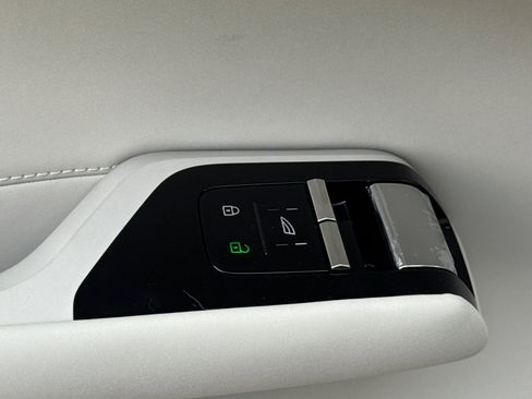 New 2025 Volvo EX90 Ultra image 11