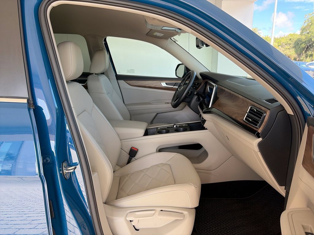 Certified 2026 Volkswagen Atlas SE FWD image 29