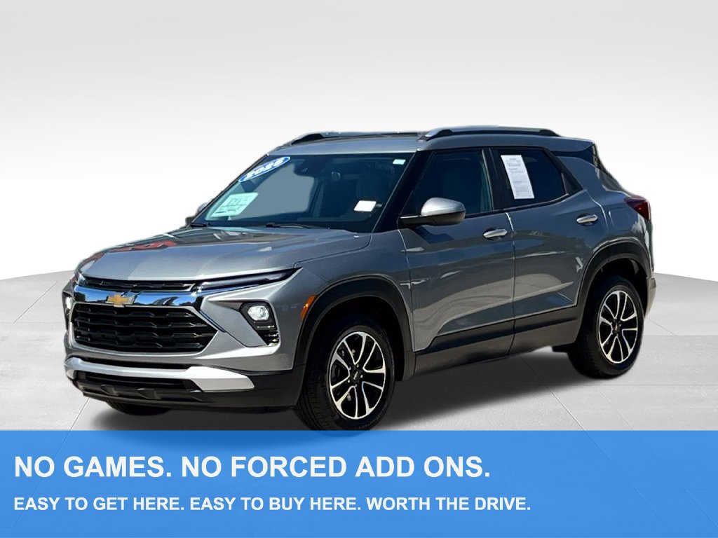 Used 2025 Chevrolet TrailBlazer LT FWD image 1