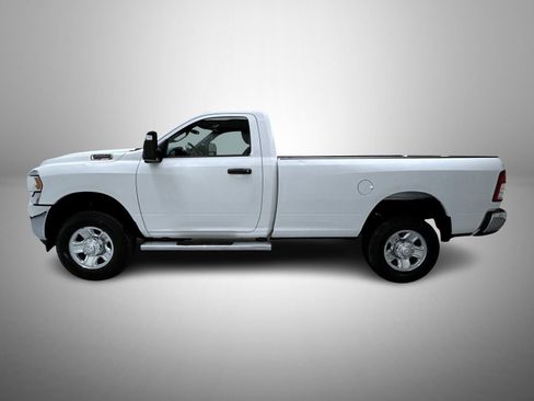 Used 2024 RAM 2500 Tradesman w/ Chrome Appearance Group image 8