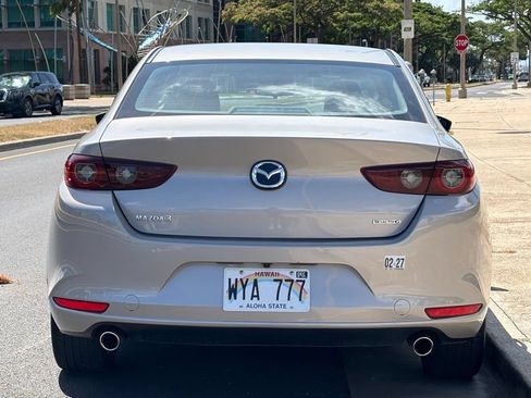 Used 2024 MAZDA MAZDA3 s FWD image 4