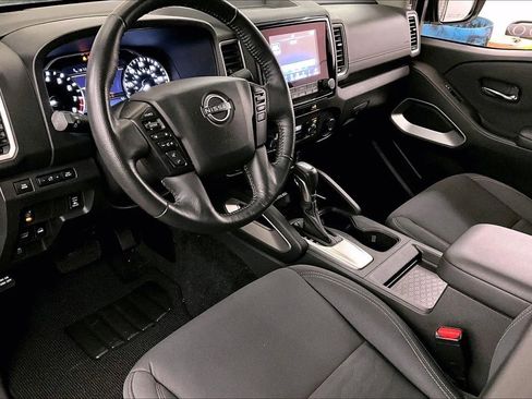 Used 2024 Nissan Frontier SV w/ SV Convenience Package image 12