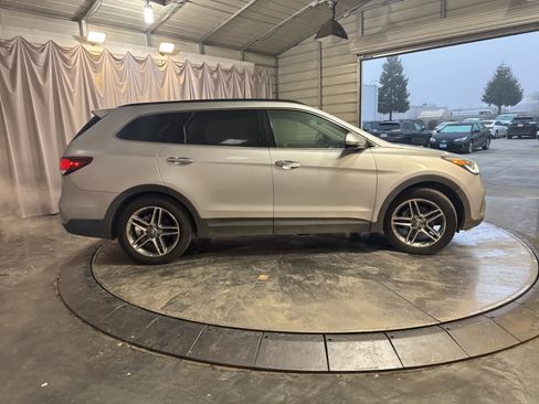 Used 2017 Hyundai Santa Fe SE w/ SE Ultimate Tech Package 03 image 4