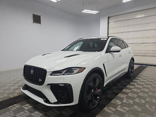 Used 2023 Jaguar F-PACE SVR AWD/4WD image 5