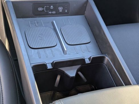 Used 2025 Hyundai Santa Fe SEL image 16