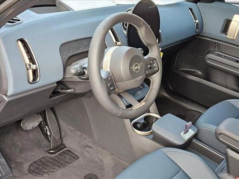 Used 2025 MINI Cooper Countryman SE image 4