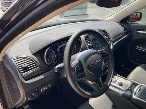 Used 2023 Chrysler 300 Touring w/ Sport Appearance Package RWD image 15