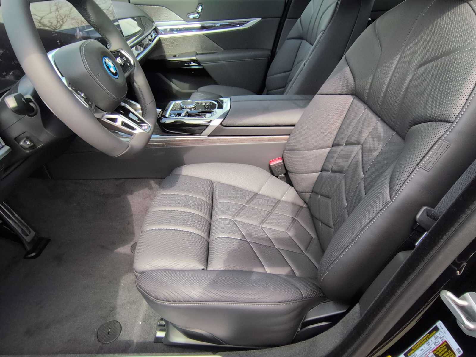 Used 2026 BMW i7 xDrive60 w/ Executive Package AWD/4WD image 17