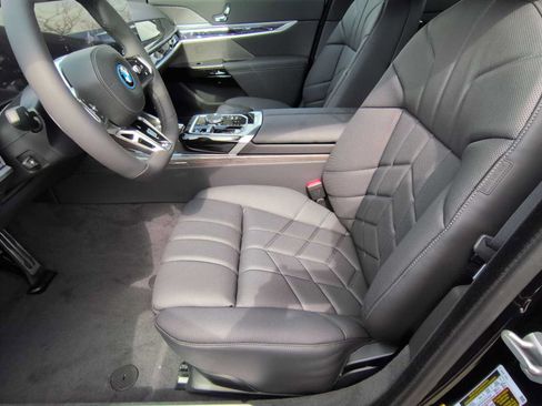 Used 2026 BMW i7 xDrive60 w/ Executive Package AWD/4WD image 17