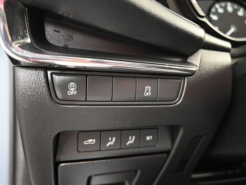 Used 2022 MAZDA MAZDA3 s image 26