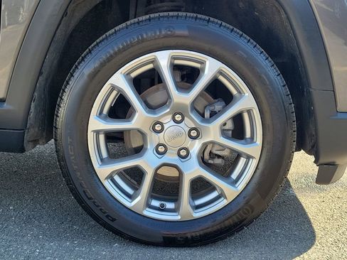 Certified 2022 Jeep Compass Latitude image 5