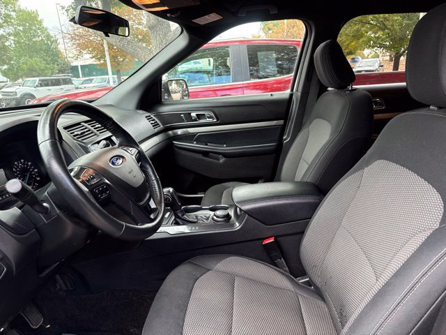 Used 2018 Ford Explorer XLT AWD/4WD image 13