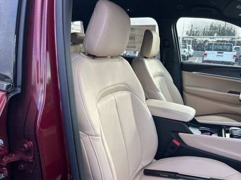 New 2026 Jeep Grand Cherokee Limited image 22