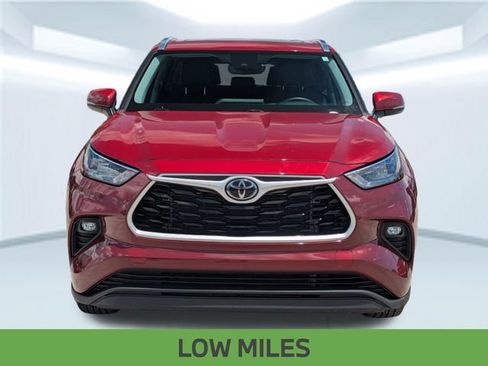 Used 2020 Toyota Highlander XLE FWD image 11