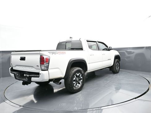 Used 2023 Toyota Tacoma TRD Off-Road w/ Technology Package AWD/4WD image 9