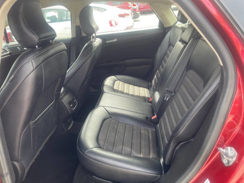 Used 2018 Ford Fusion SE w/ Equipment Group 201A FWD image 19