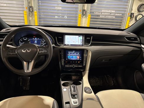 Certified 2025 INFINITI QX55 Essential image 12