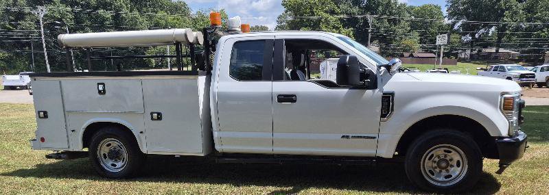 Used 2022 Ford F350 XL RWD image 2