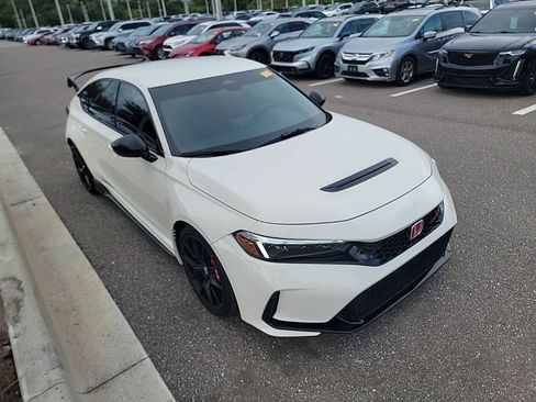 Used 2024 Honda Civic Type R image 2