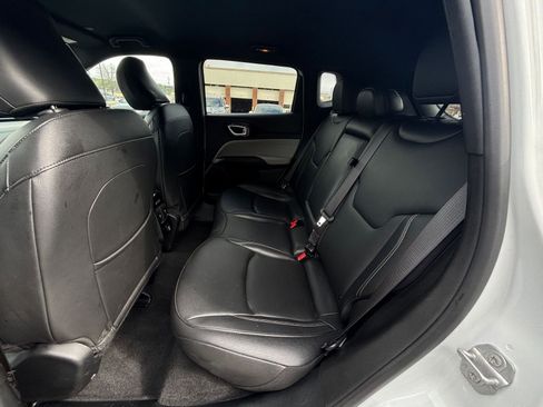 Used 2025 Jeep Compass Limited image 30