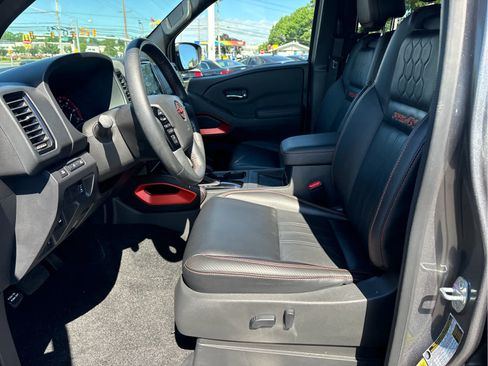 Used 2023 Nissan Frontier PRO-4X w/ Pro-4X Premium Package AWD/4WD image 9