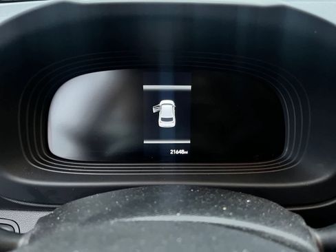 Used 2023 Hyundai Venue Limited image 8