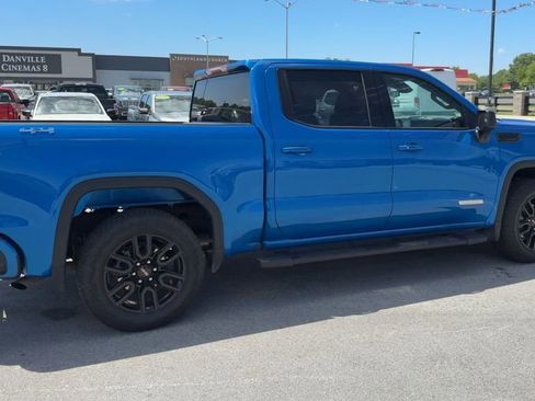 Used 2023 GMC Sierra 1500 Elevation w/ LPO, Elevation Black Package AWD/4WD image 7