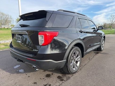 Used 2022 Ford Explorer XLT w/ Equipment Group 202A AWD/4WD image 7