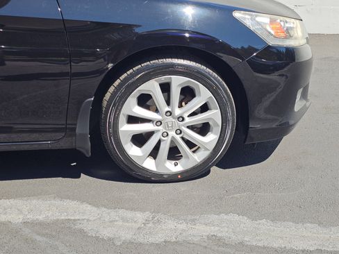 Used 2014 Honda Accord Touring image 10