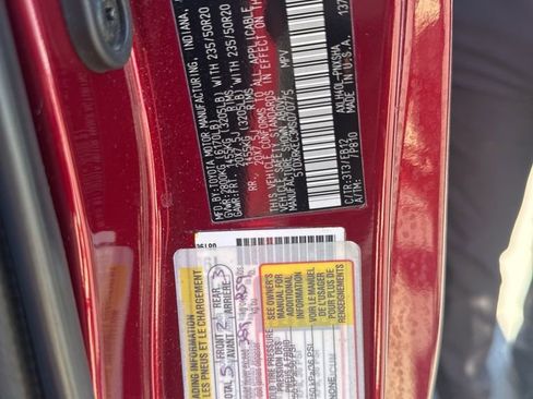 Used 2021 Toyota Sienna XSE image 3