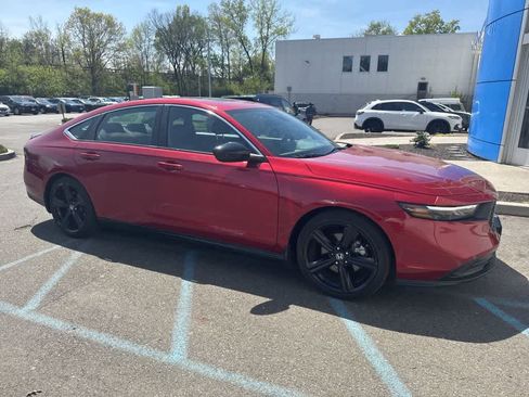 Used 2023 Honda Accord Sport image 9