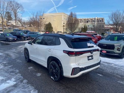 New 2025 Volkswagen Tiguan SE R-Line image 6