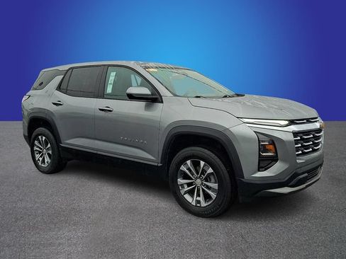 Used 2026 Chevrolet Equinox LT FWD image 3