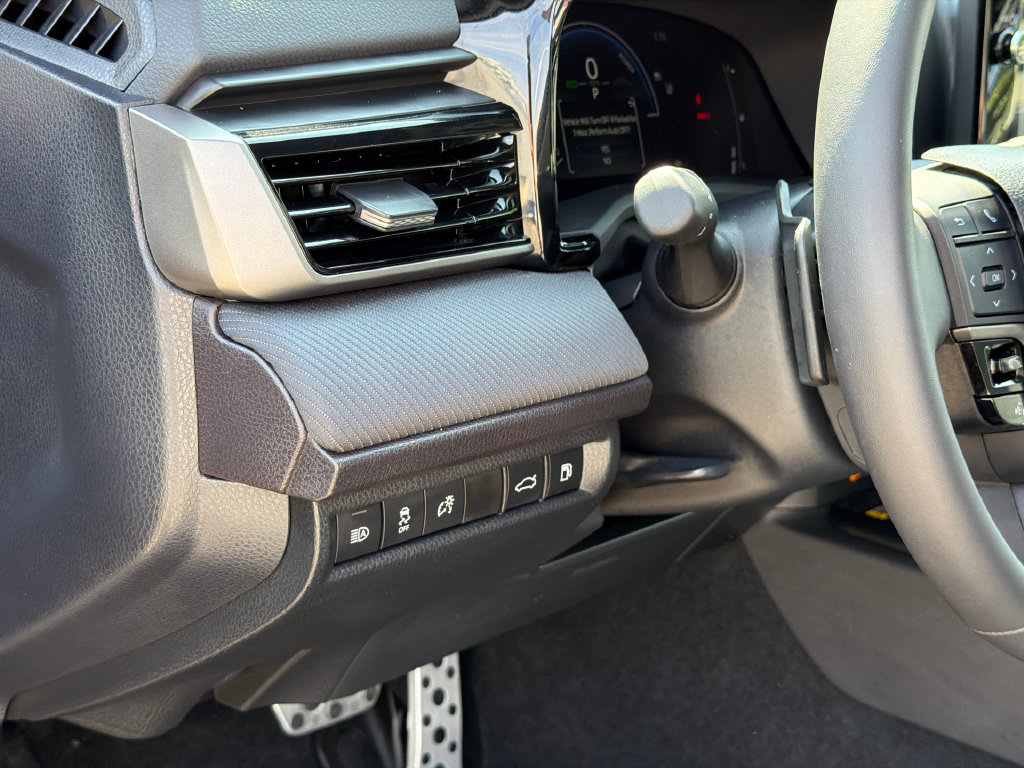 Used 2026 Toyota Camry SE w/ Multimedia Upgrade Package FWD image 17