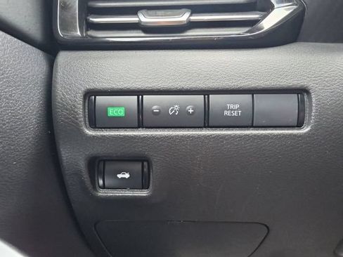 Used 2025 Nissan Sentra SR FWD image 10