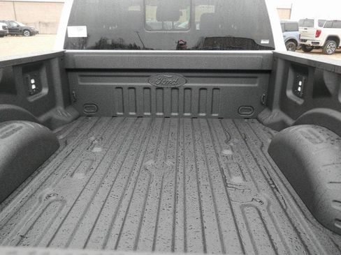 New 2026 Ford F250 Lariat w/ Black Appearance Package image 6