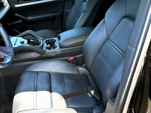 Certified 2024 Porsche Cayenne Coupe AWD/4WD image 11