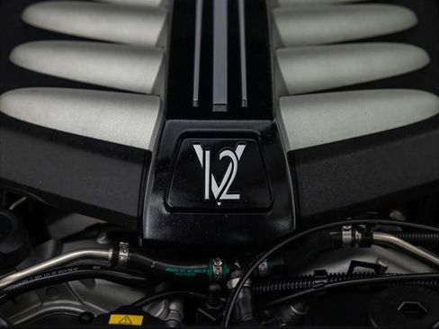 Used 2020 Rolls-Royce Dawn RWD image 21