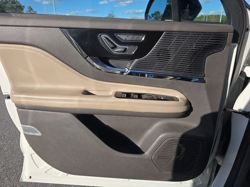 Used 2022 Lincoln Corsair Reserve w/ Equipment Group 201A image 26