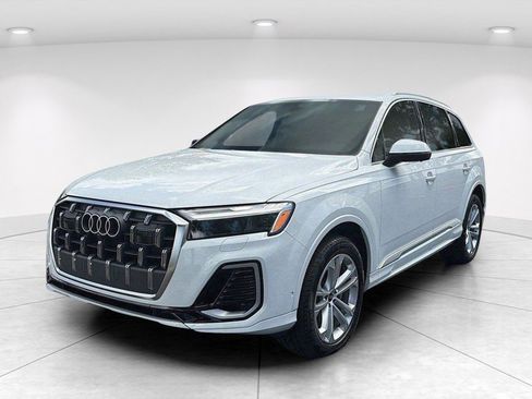Used 2025 Audi Q7 3.0T Premium AWD/4WD image 8