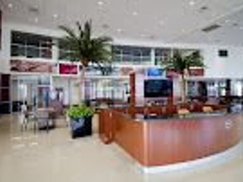 Used 2023 Cadillac XT4 Luxury w/ Cold Weather Package FWD image 8