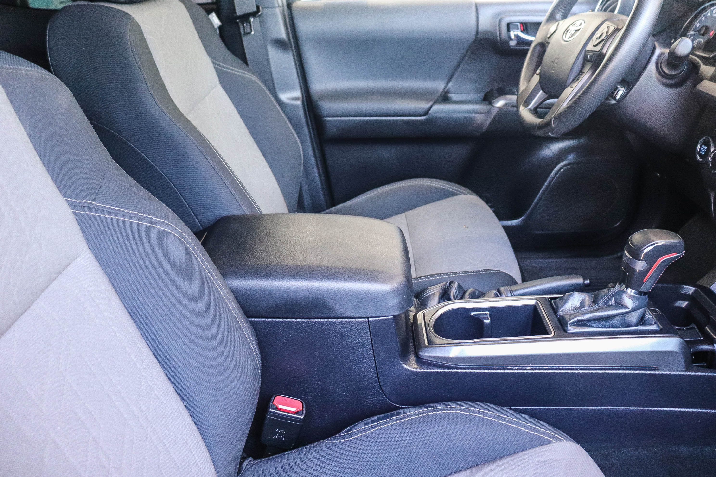 Used 2020 Toyota Tacoma TRD Off-Road w/ Technology Package AWD/4WD image 19
