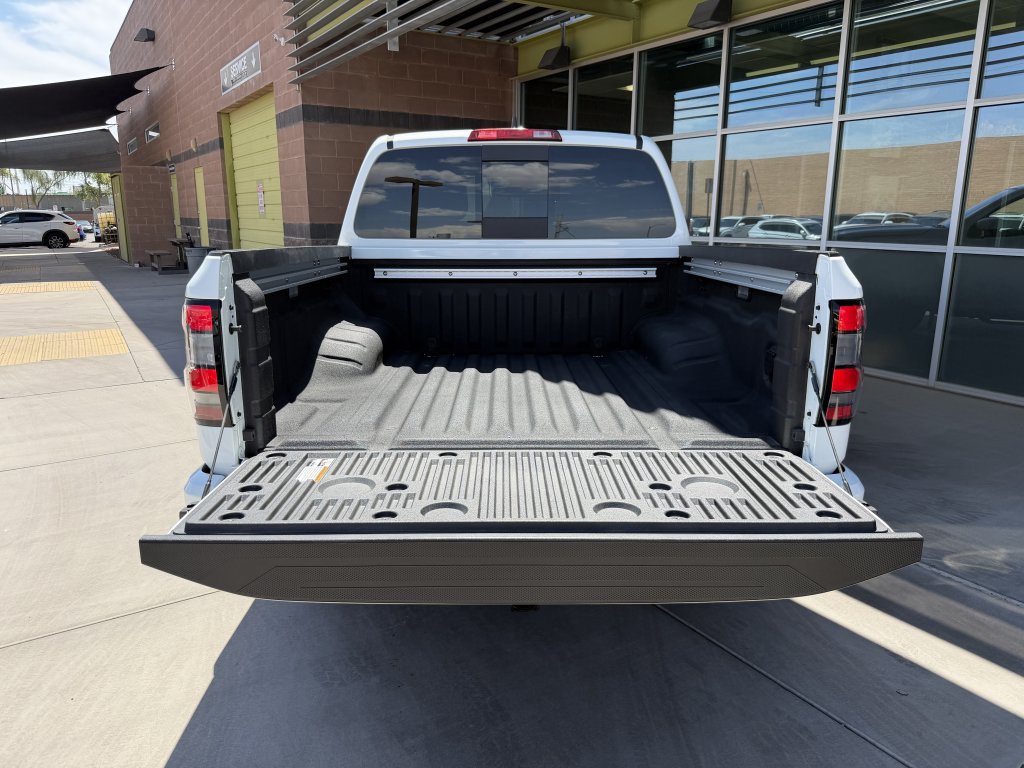 Used 2025 Nissan Frontier Pro-X w/ Pro Convenience Package RWD image 33