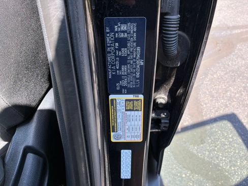 Used 2025 Kia Soul LX w/ LX Technology Package FWD image 27