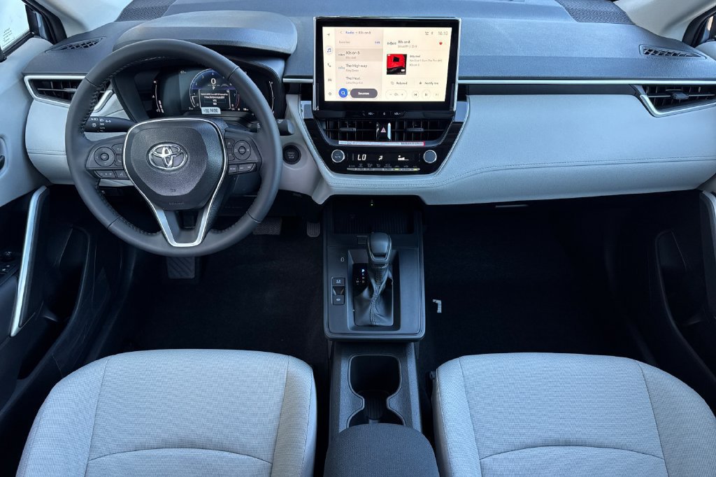 New 2026 Toyota Corolla Cross LE w/ Moonroof Package FWD image 10