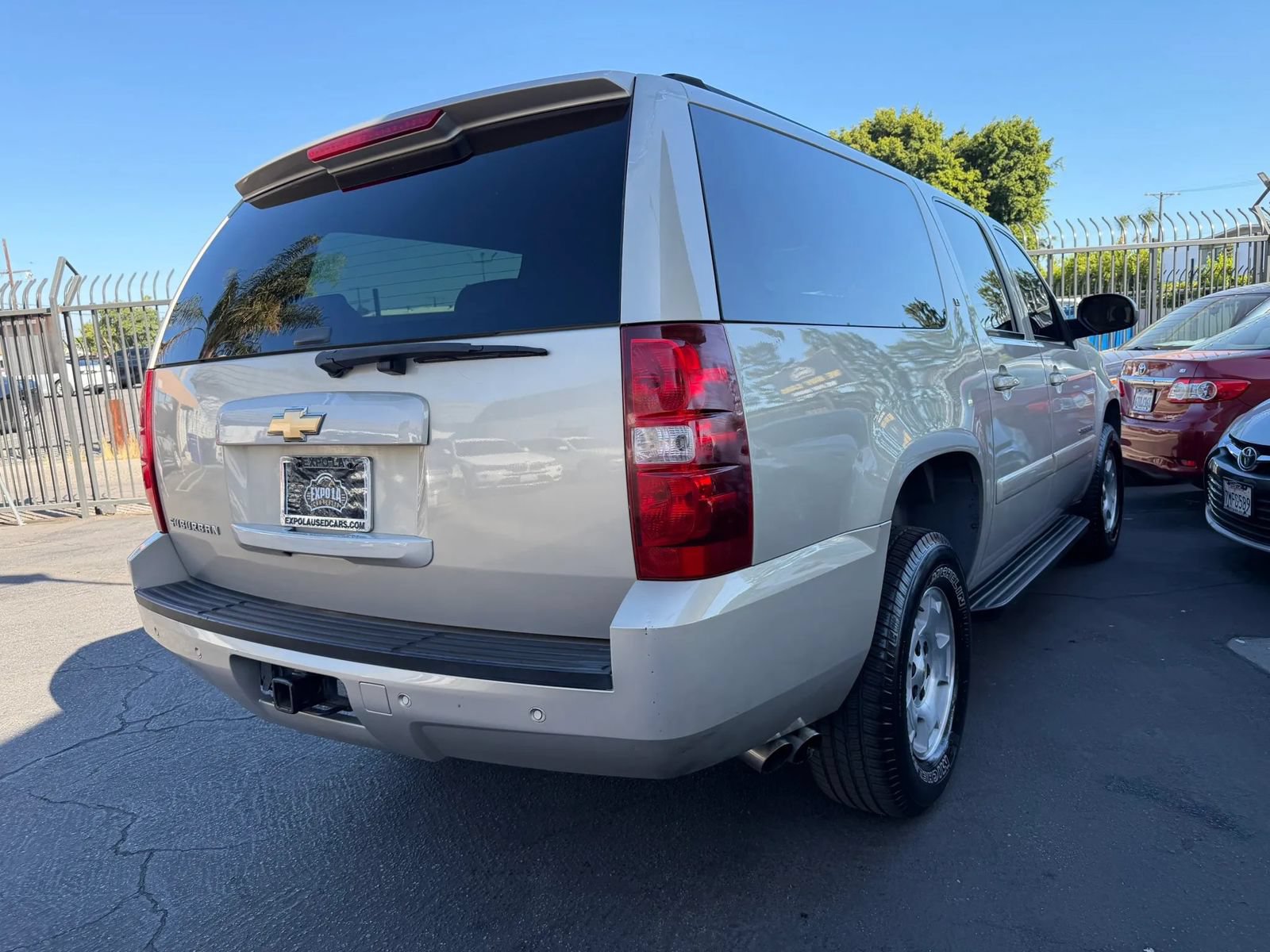 Used 2007 Chevrolet Suburban LT w/ LT Preferred Equipment Group AWD/4WD image 20