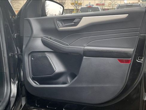 Used 2022 Ford Escape SE w/ SE Sport Appearance Package image 25